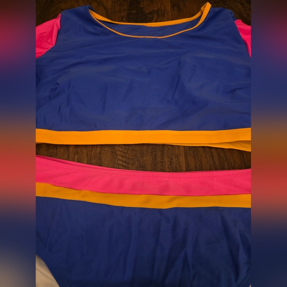 Cupshe Rashguard top and High-rise Bottom - Picture 4 of 4